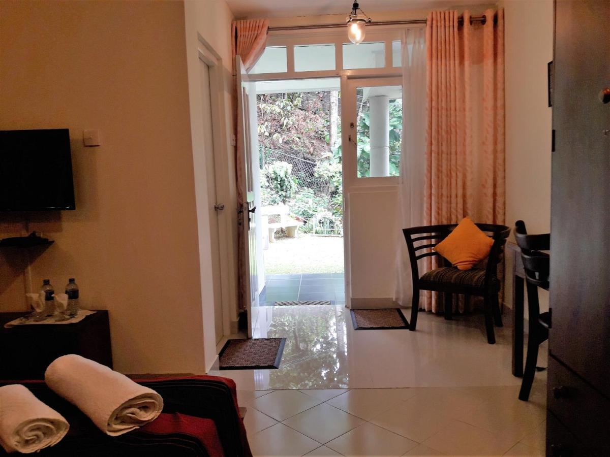 Marvel Hills Kandy Exterior foto