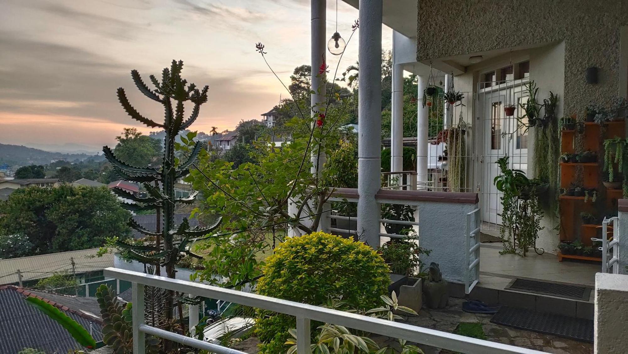 Marvel Hills Kandy Exterior foto